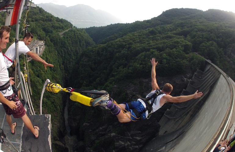 Experience Verzasca Bungee Jump