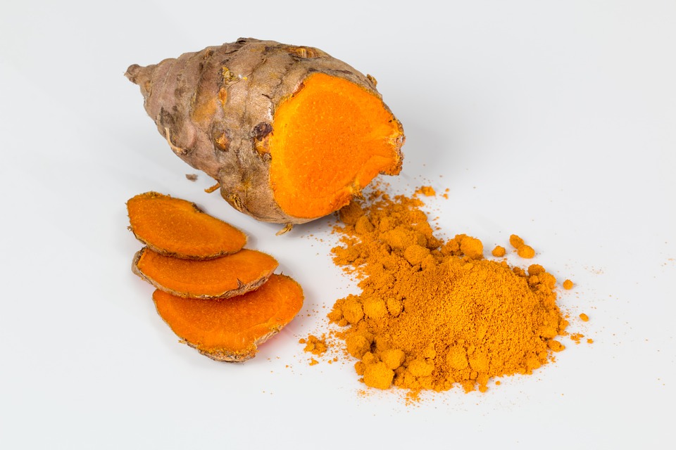 stay young and healthy by eating turmeric