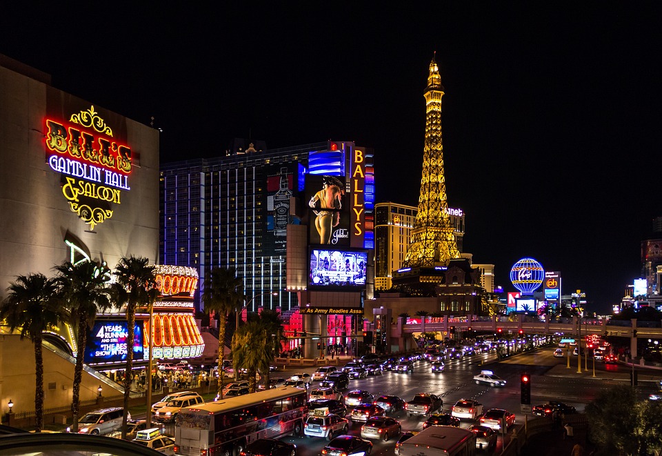 las vegas popular for night life leads the way for water conservation